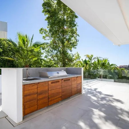 Nueva Andalucia Villa