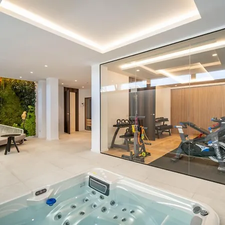 Nueva Andalucia Villa *